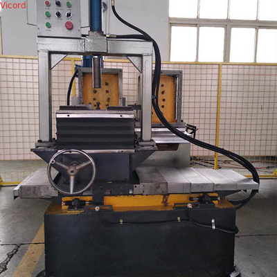 İyi bir fiyat. Otomatik Transpozisyon Entegre Otomatik Borma Tapping Makinesi İşleme Uzunluğu 300-500 mm çevrimiçi